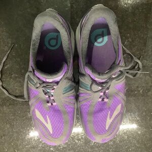 Cadence 2 Women's Size 9.5 Running Shoes